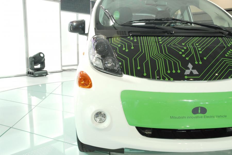  Mitsubishi i-MiEV 2012 года  (US) (фото 28 из 234)